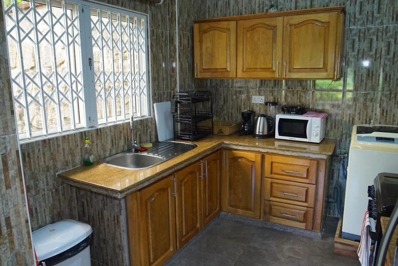 Appartement Zeph Self Catering à Baie Lazare
