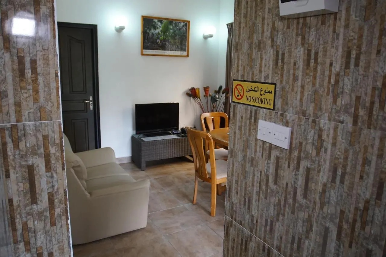 Zeph Self Catering Apartment Baie Lazare