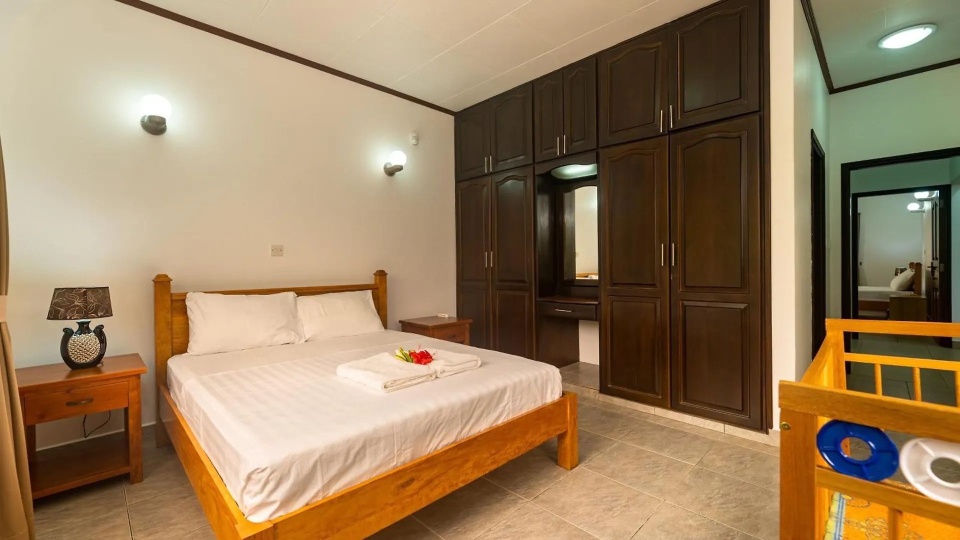Zeph Self Catering Apartment Baie Lazare  Seychelles